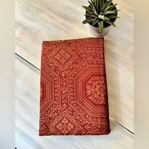 Benson Mills Royalty Damask Cotton Blend Tablecloth. 52x70